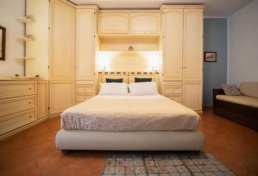 Kalamarina Rooms
