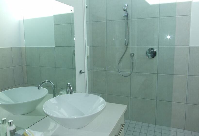 پانسیون Bosavern Guest House