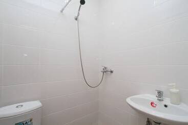 Adres Hostel