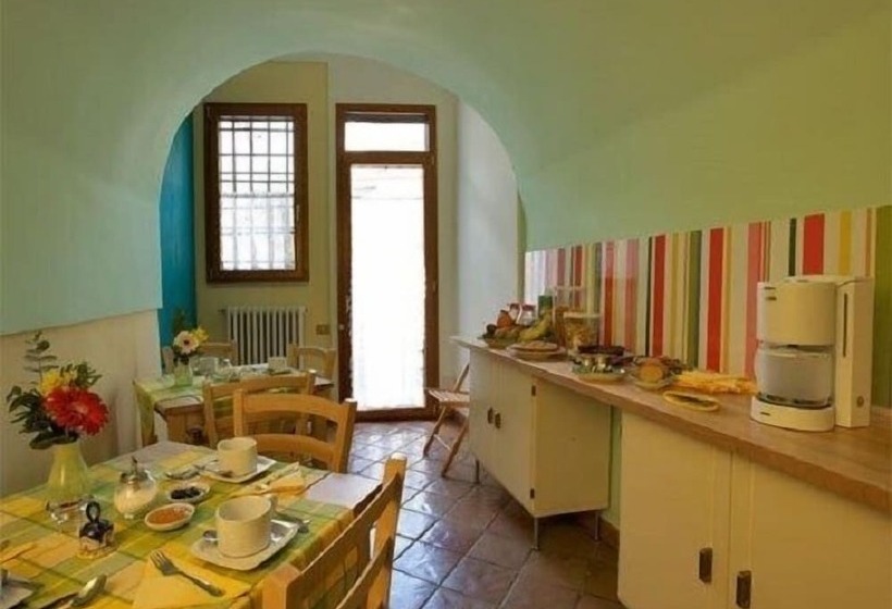 تختخواب و صبحانه La Casa Di Donn'amelia