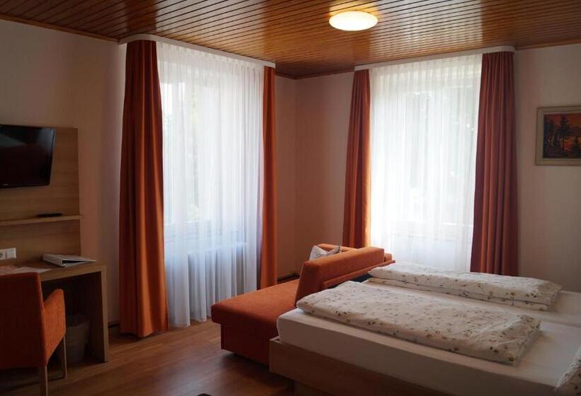 هتل Gasthof Zur Traube