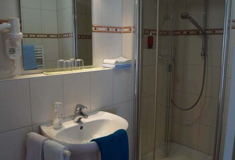 هتل Gasthof Zur Traube
