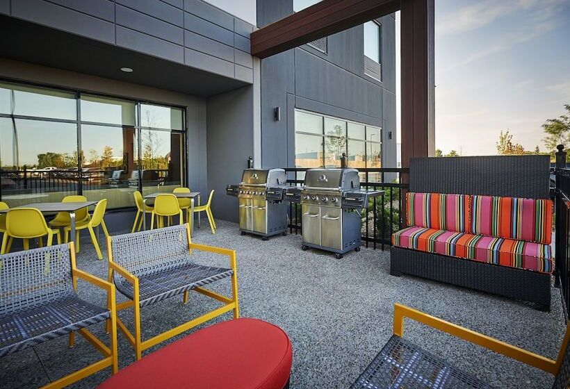هتل Home2 Suites By Hilton Brantford