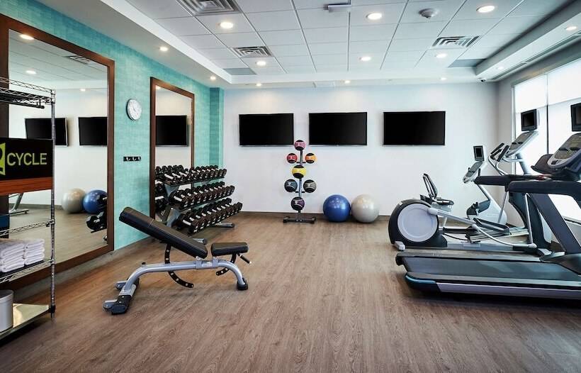 هتل Home2 Suites By Hilton Brantford
