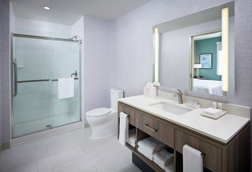 هتل Home2 Suites By Hilton Brantford