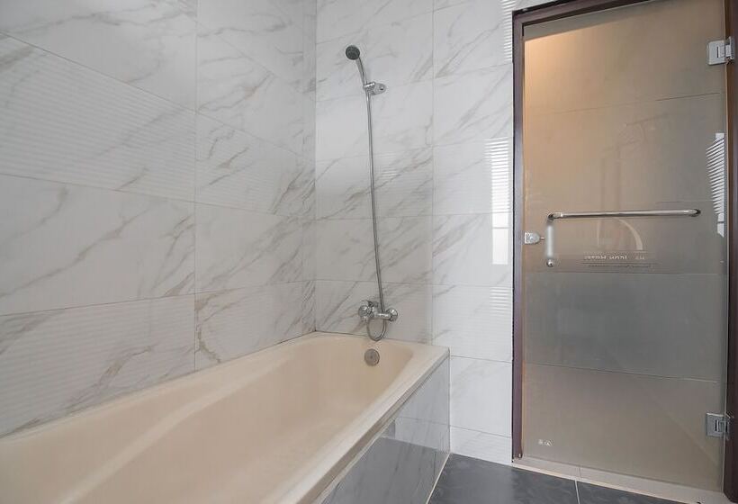 فندق Reddoorz Plus @ Tanjung Pandan Belitung 2