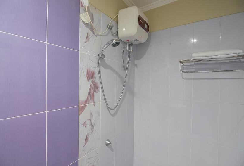 فندق Reddoorz Plus @ Tanjung Pandan Belitung 2