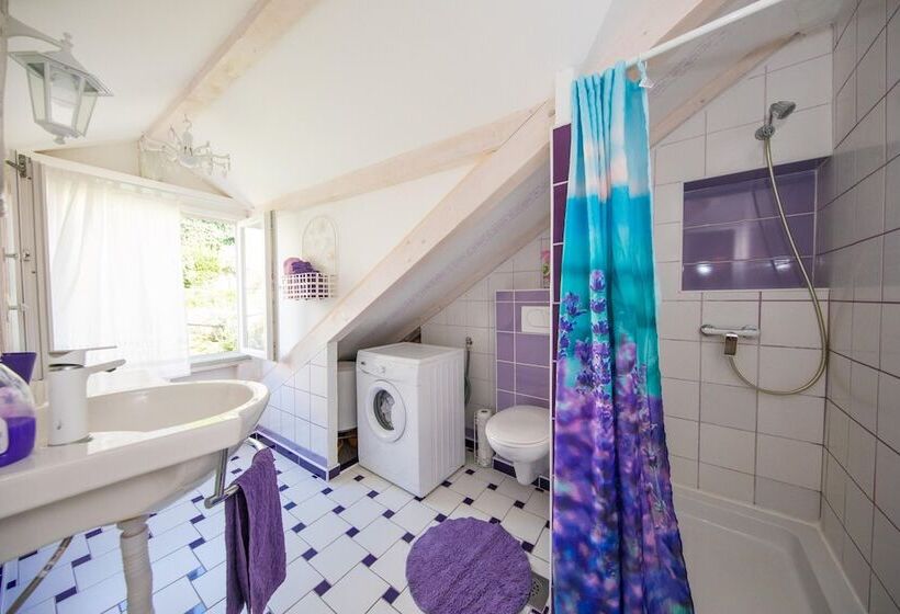پانسیون Guest House Gugily