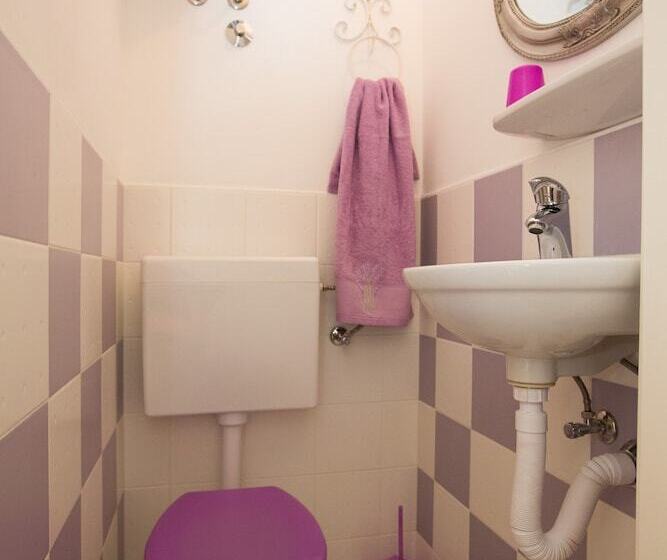پانسیون Guest House Gugily