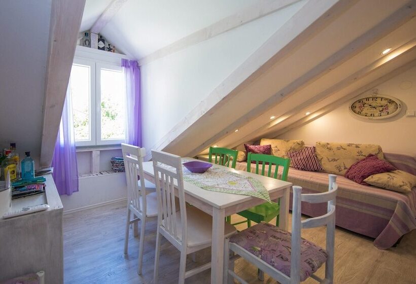 پانسیون Guest House Gugily