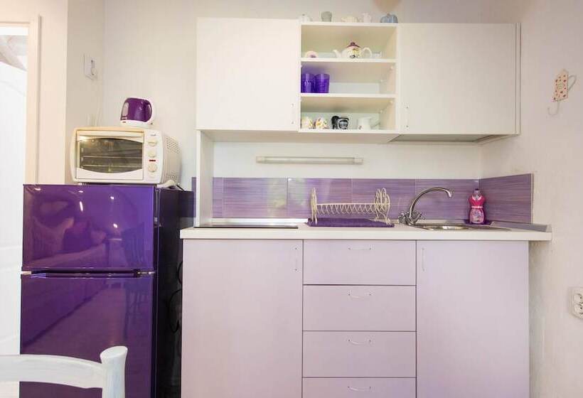 پانسیون Guest House Gugily