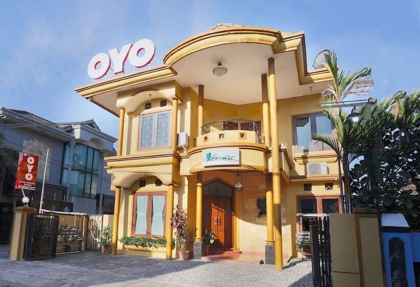 پانسیون Oyo 1072 Kampung Condro Wulan Guesthouse