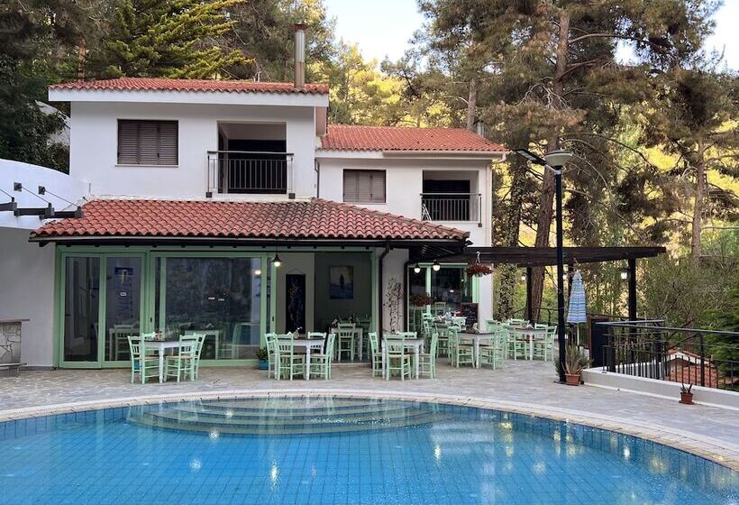 Poed Residences