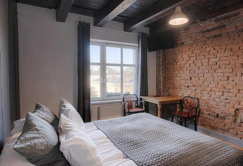 3 Bros' Hostel Cieszyn