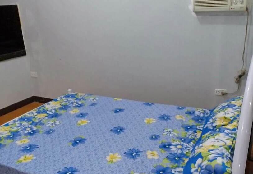 هاستل Coron Backpacker Guesthouse