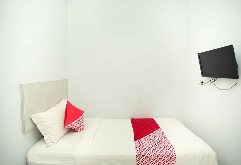 هاستل Lapan Lapan By Oyo Rooms