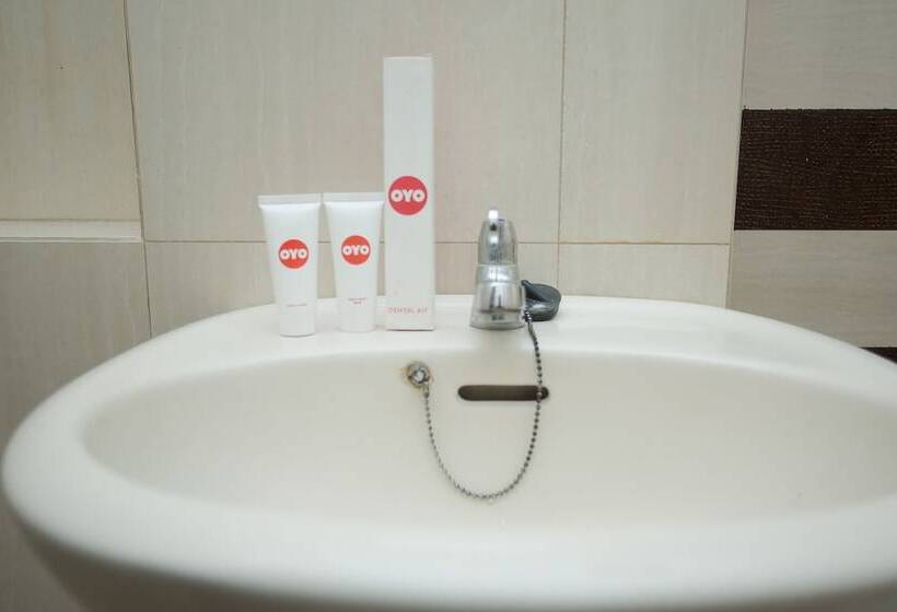 هاستل Lapan Lapan By Oyo Rooms