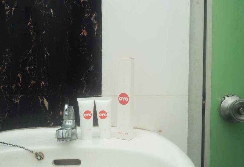 هاستل Lapan Lapan By Oyo Rooms