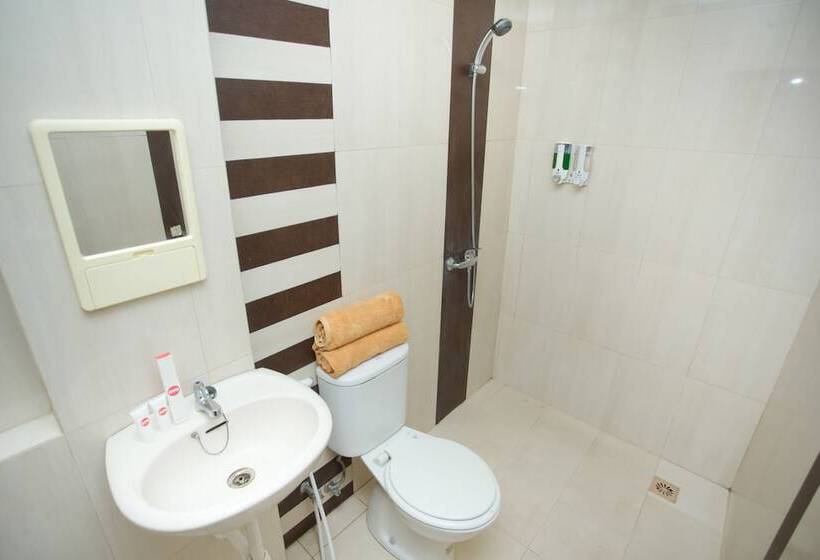 هاستل Lapan Lapan By Oyo Rooms