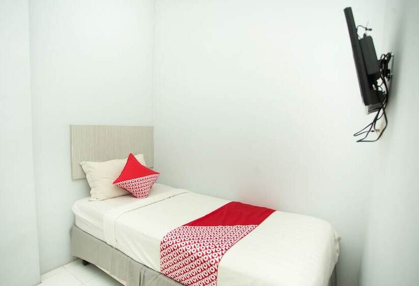 هاستل Lapan Lapan By Oyo Rooms