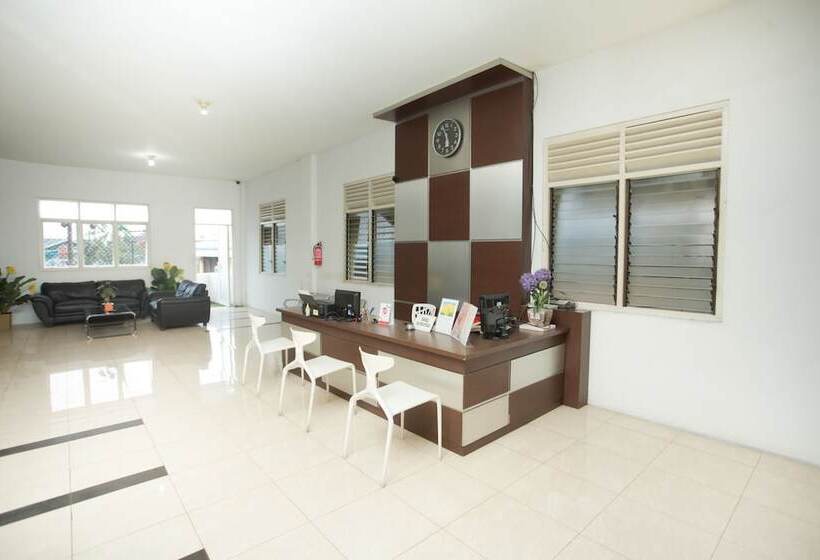 هاستل Lapan Lapan By Oyo Rooms