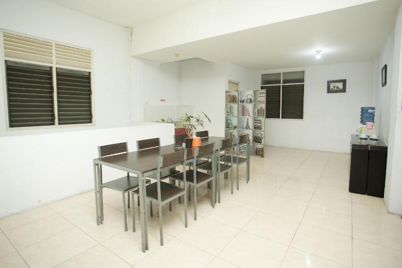 هاستل Lapan Lapan By Oyo Rooms