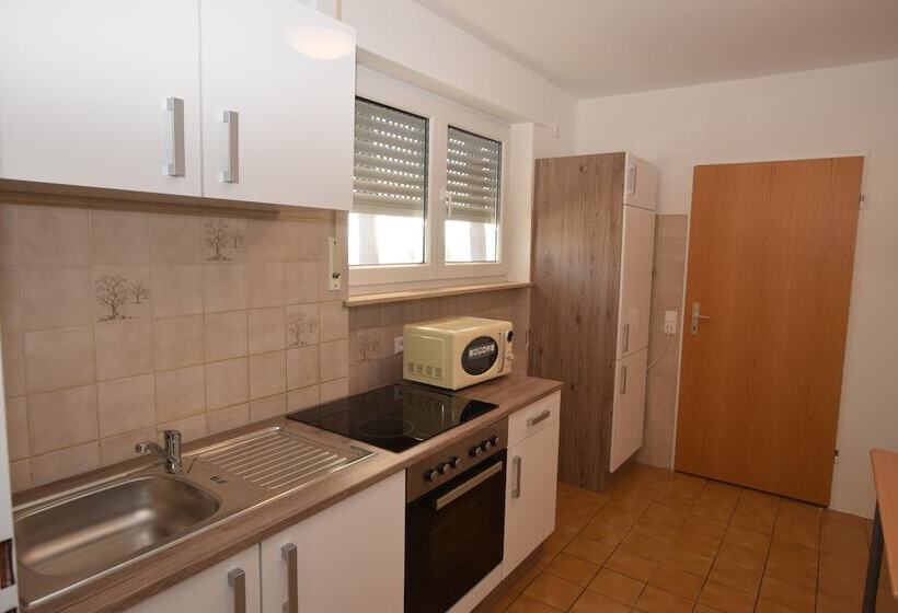 호스텔 Messezimmer Ab Apartments