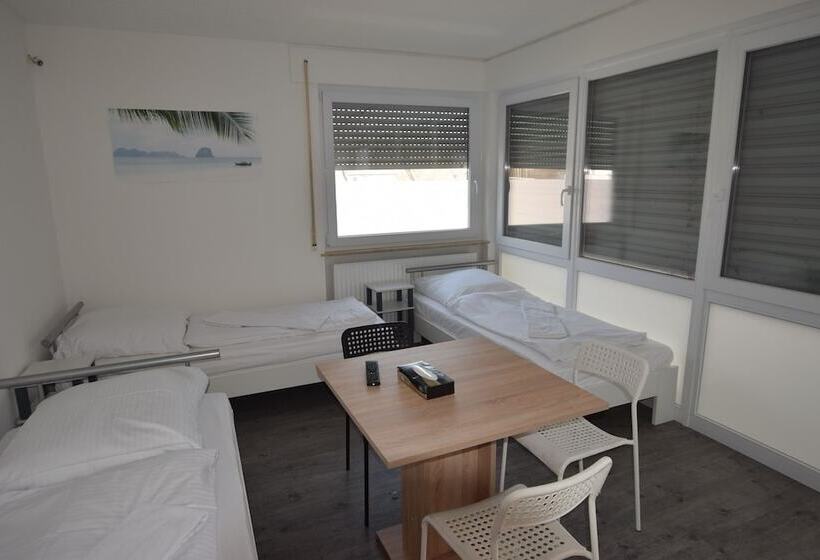 호스텔 Messezimmer Ab Apartments