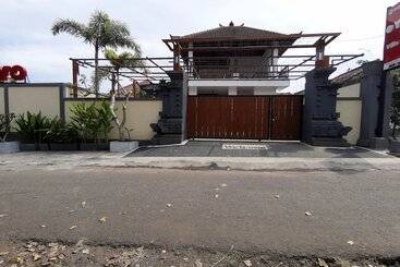 هاستل Villa Sari By Oyo Rooms