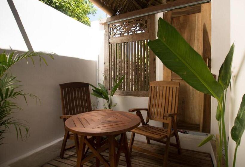 تختخواب و صبحانه The Mandana Villa Gili Air