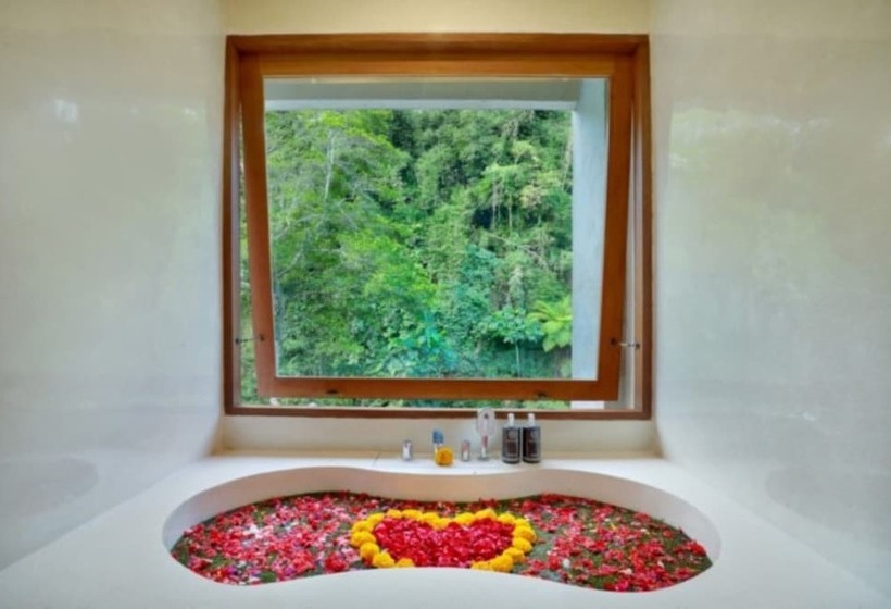 Отель Aksari Luxury Resort & Spa Ubud By Ini Vie Hospitality