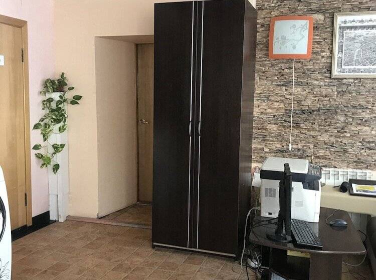 هتل Avrora