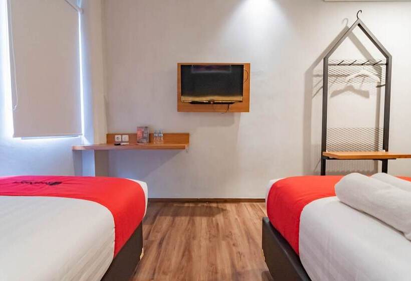 בית מלון כפרי Reddoorz Plus @ Doorman Guest House