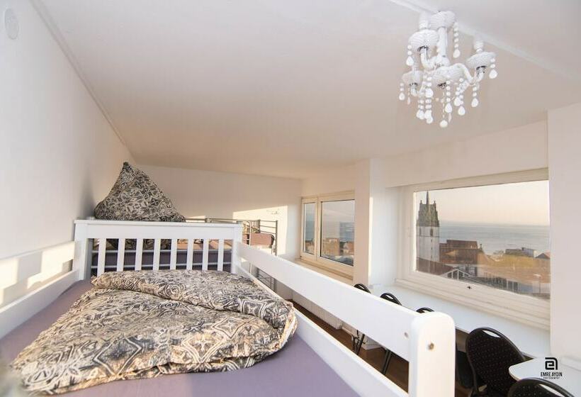Skyhostel Friedrichshafen