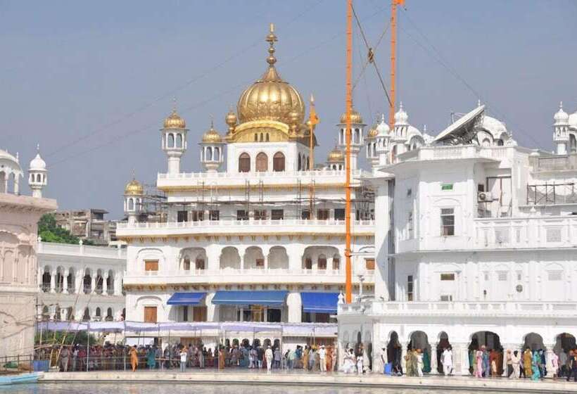 هتل Amritsar Grand