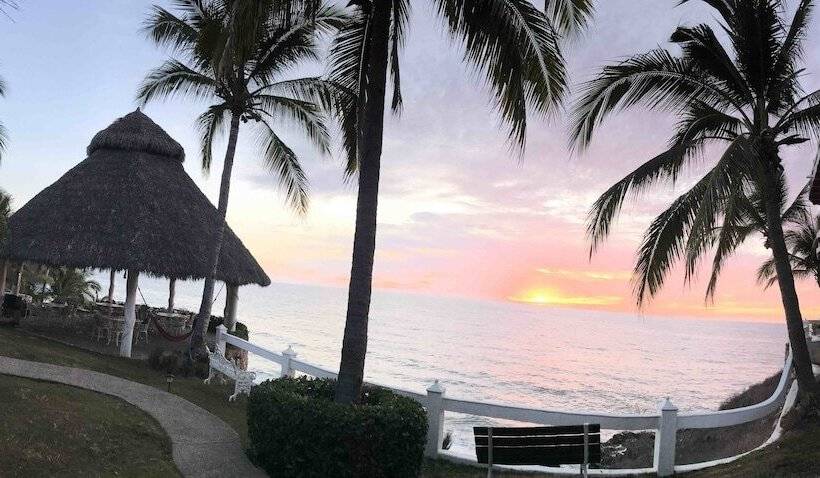 هتل Bungalows Lydia San Pancho