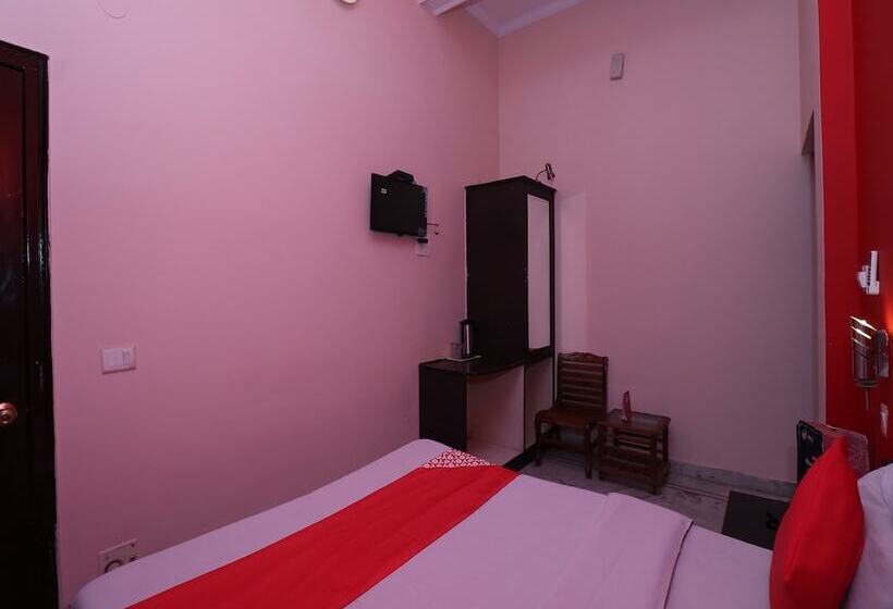 בית מלון כפרי Laxmi Palace By Oyo Rooms