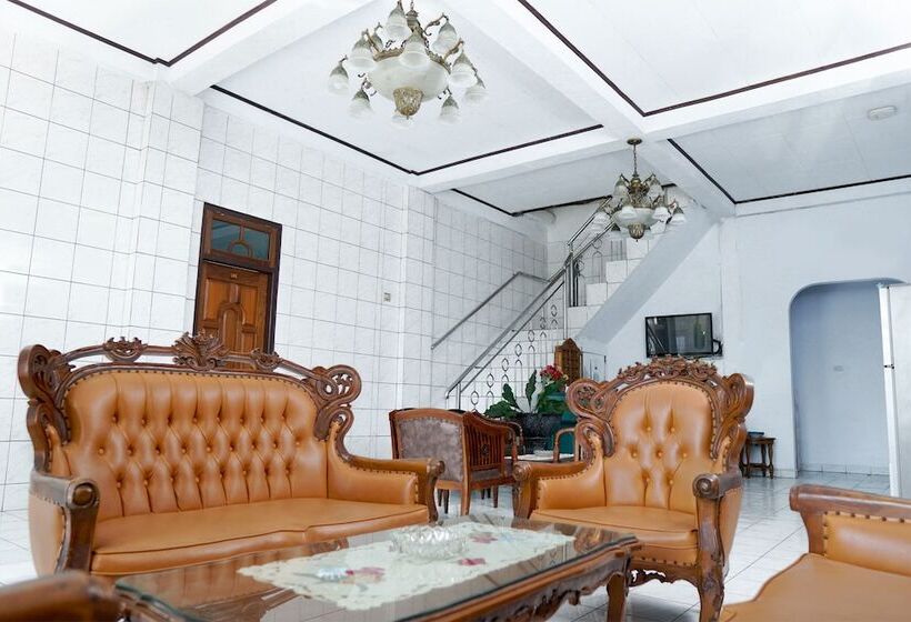 هتل Niaga By Oyo Rooms