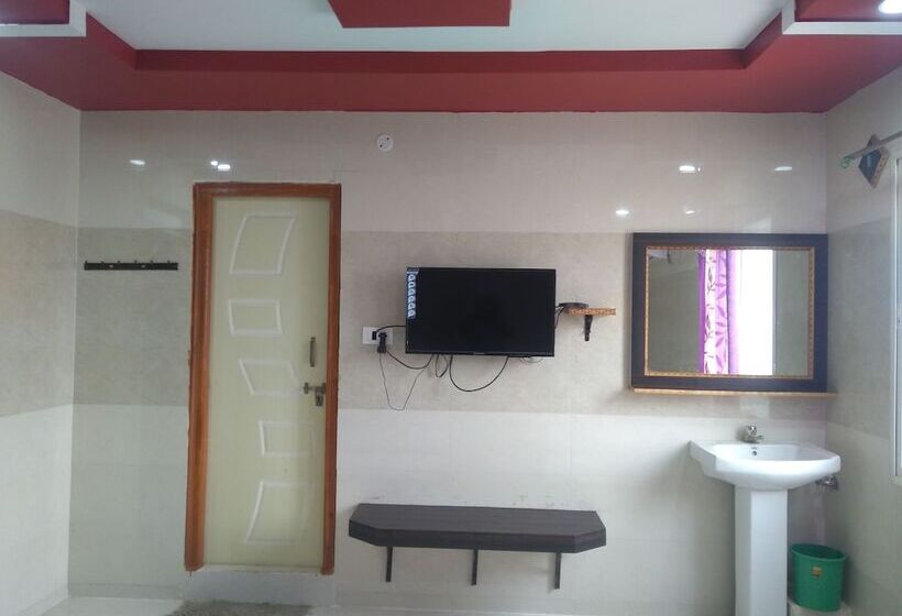 酒店 Sree Guru Sannidhi A Budget Luxury Lodge