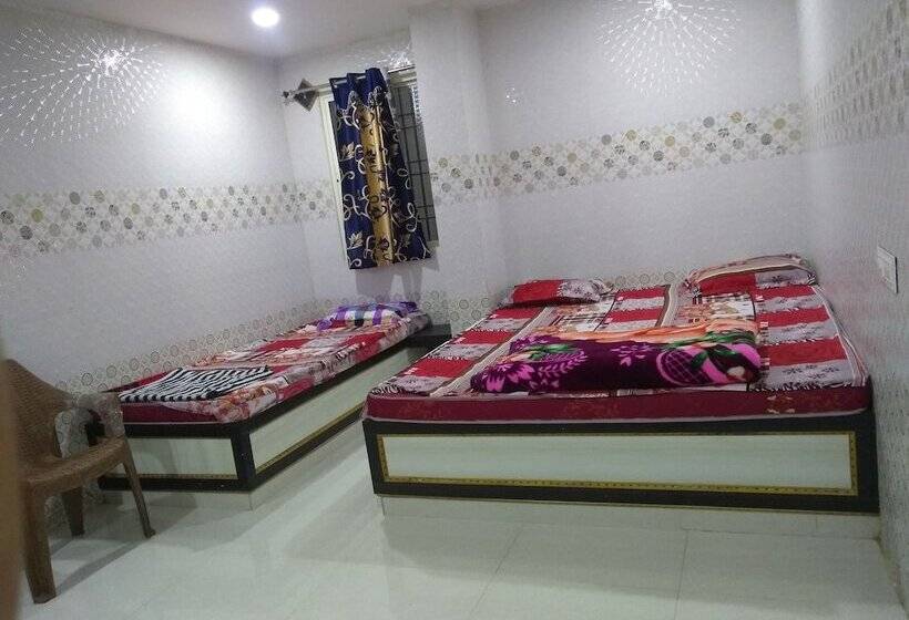 酒店 Sree Guru Sannidhi A Budget Luxury Lodge