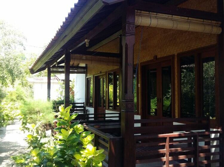 هتل Laba Laba Bungalow