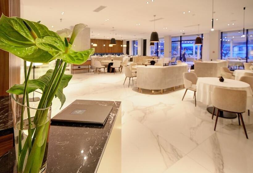 Luxury Hotel Riva