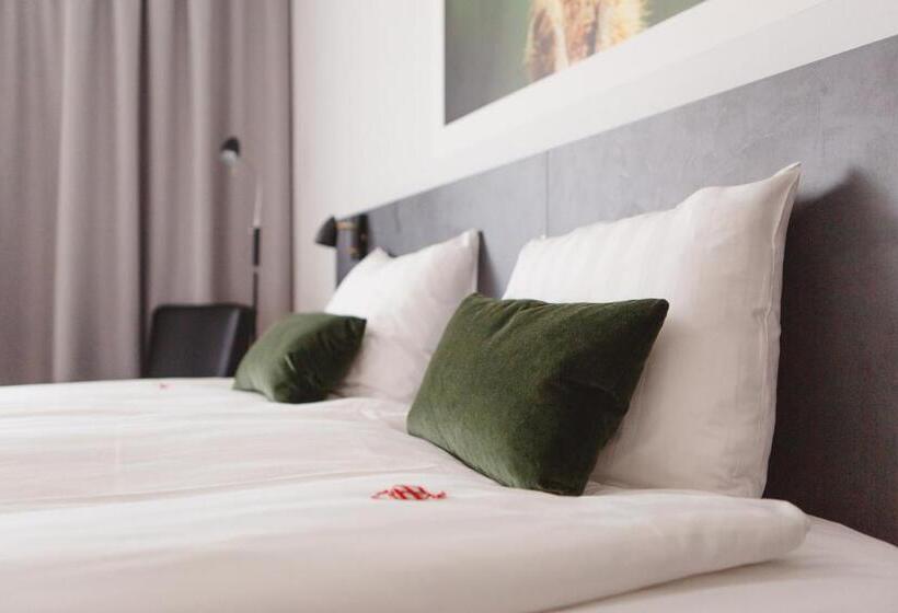 هتل Best Western Plaza