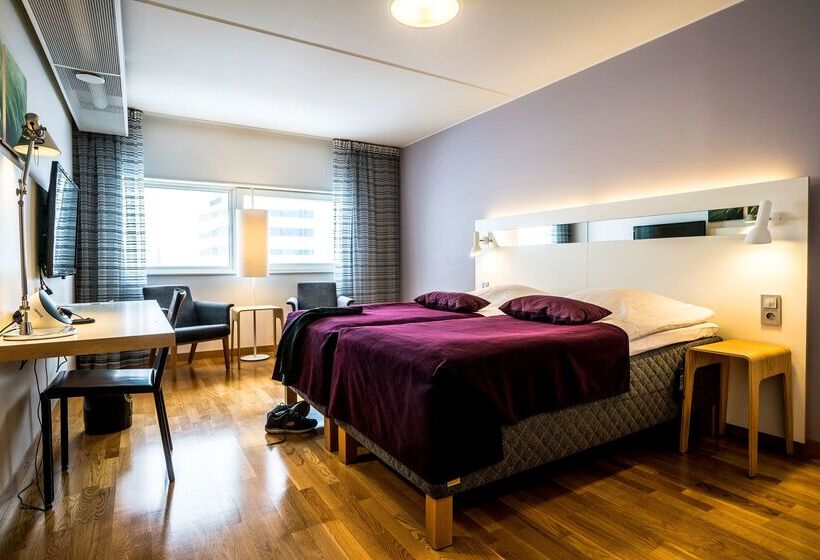 هتل Scandic Plaza Umeå