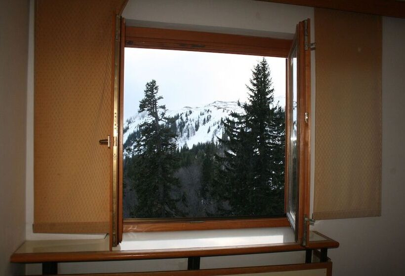 Bat Hotel Bistrica