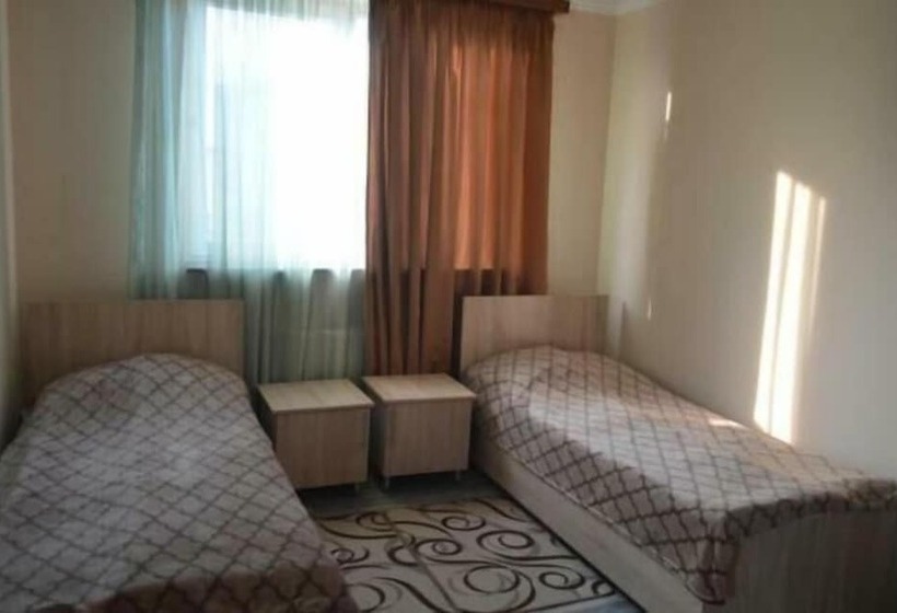 تختخواب و صبحانه Guest House Ayaz