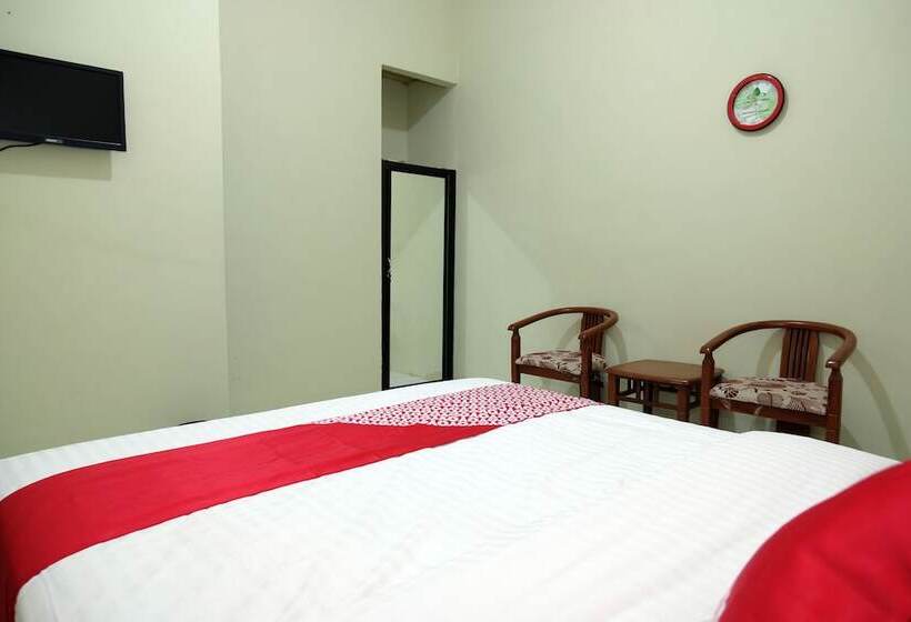 هتل Reddoorz Syariah Near Universitas Batanghari Jambi