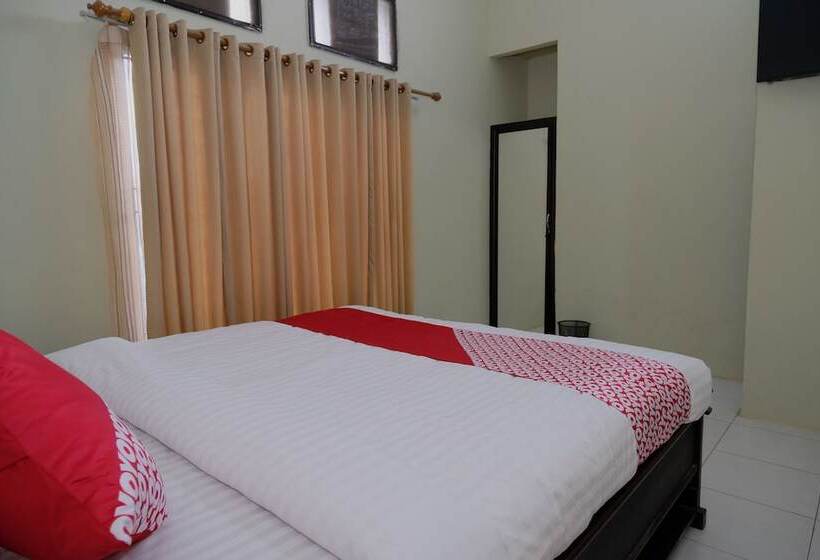 هتل Reddoorz Syariah Near Universitas Batanghari Jambi