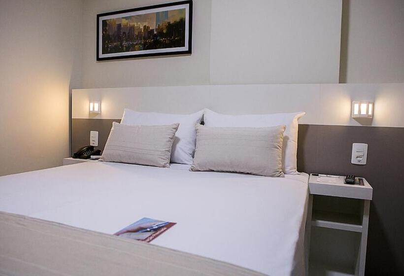 Bristol Easy Hotel Rio Bonito