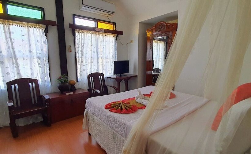 هتل Evangeline Beach Resort